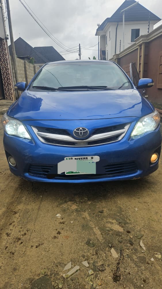 Sharp used Corolla Toyota 2012